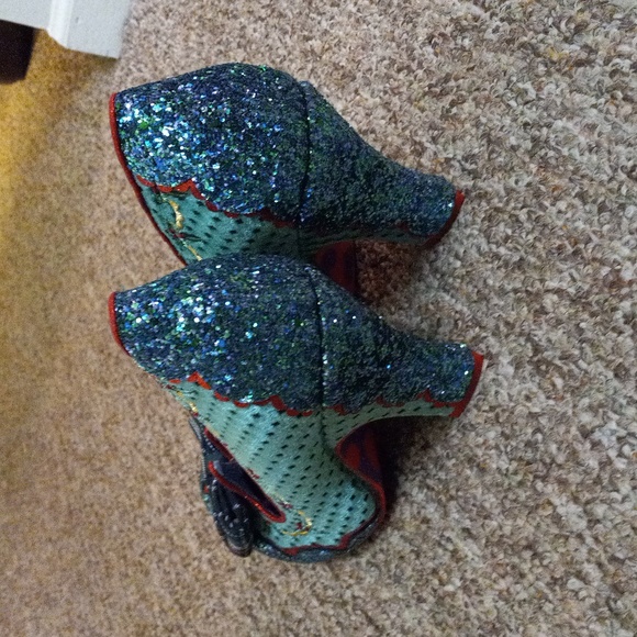 New Christmas velvet and glitter green Irregular Choice heels, size 41, US 11 - Picture 4 of 8